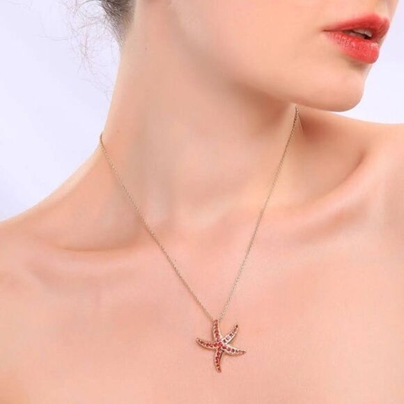 Crystal Starfish Gold Delicate Pendant Necklace - Picture 3 of 7